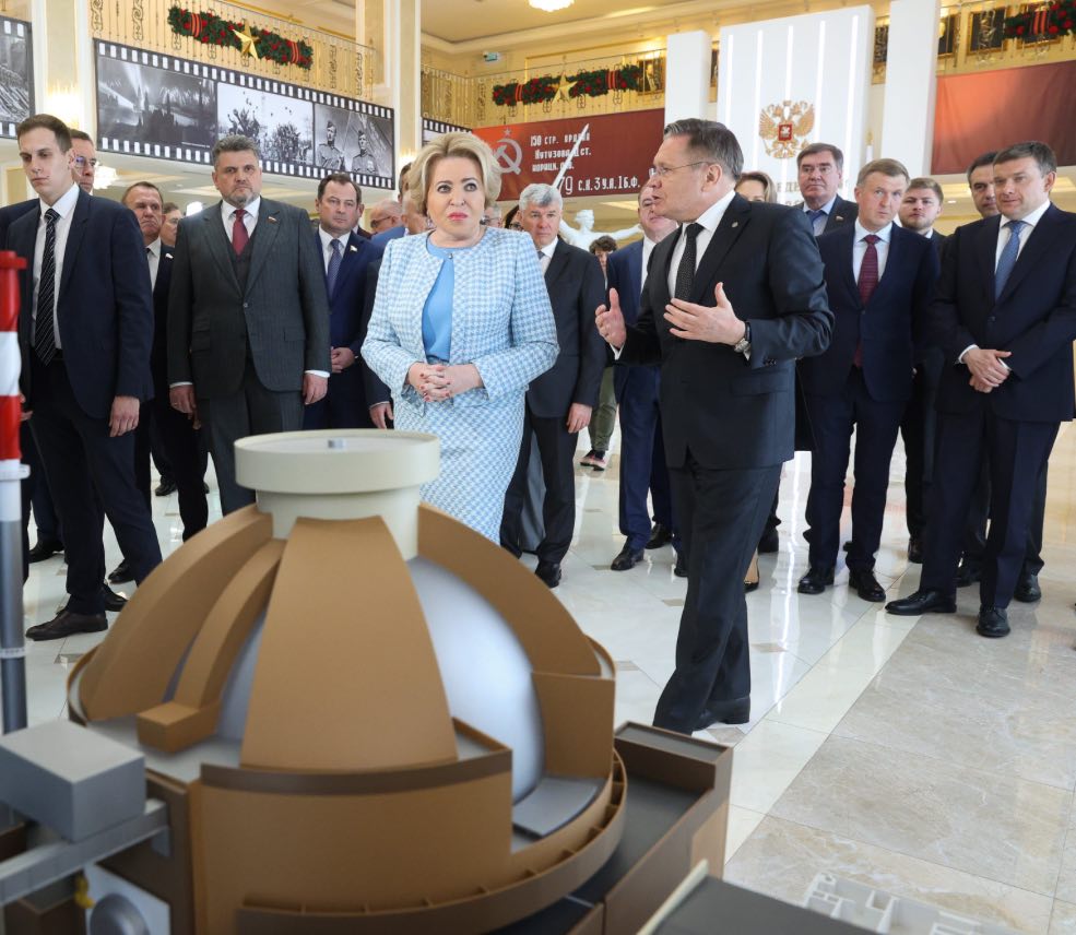 Нововоронежская АЭС представила свои инновационные энергоблоки в Совете Федерации РФ.