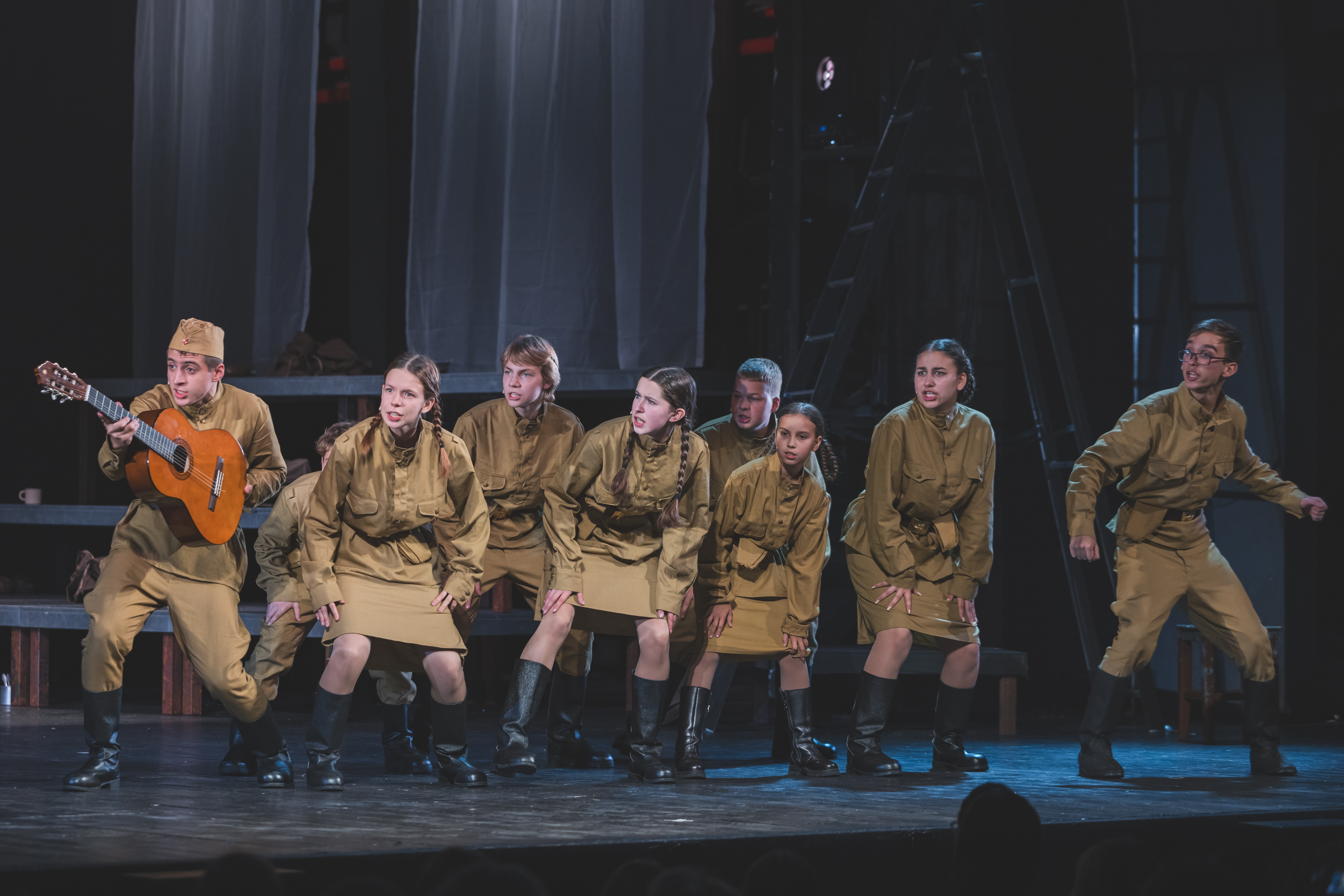 Спектакль «Тёркин – это мы!» Фонда «АТР АЭС» признан лучшим проектом к 80-летию Победы на премии «КонТЭКст».