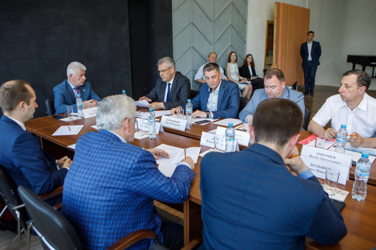 В Нововоронеже состоялось заседание Комитета Воронежской областной Думы седьмого созыва по промышленности, инновациям и цифровому развитию.